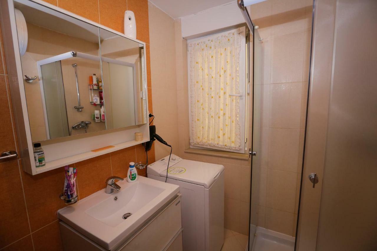 Pine-Tree Apt W/ Private Garden 50 M From The Sea Golem  Luaran gambar