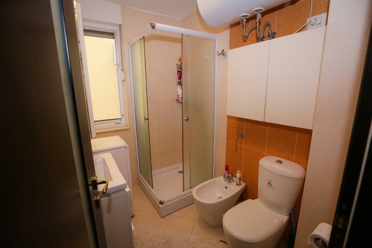 Pine-Tree Apt W/ Private Garden 50 M From The Sea Golem  Luaran gambar