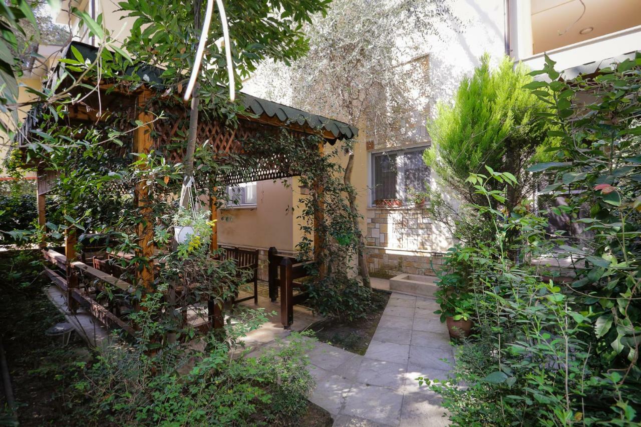 Pine-Tree Apt W/ Private Garden 50 M From The Sea Golem  Luaran gambar